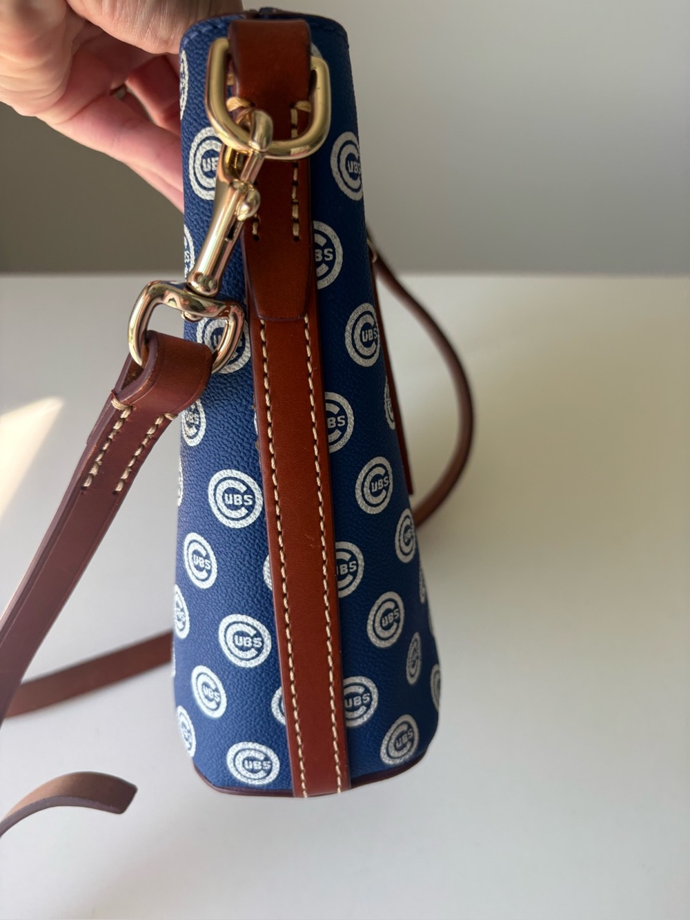 Sold! Dooney & Bourke Chicago Cubs Crossbody Bag - Picture 5 of 14